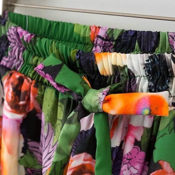 LAST PAIR-Host Pick pajama style pants MEDIUM - Picture 2 of 7